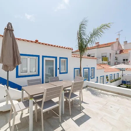 Pátio C'un Casinhas * Nazaré