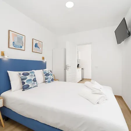 Pátio C'un Casinhas * Nazaré